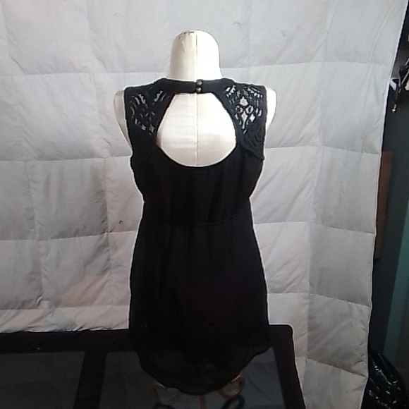 Black backless & sleeveless dress - Picture 4 of 5